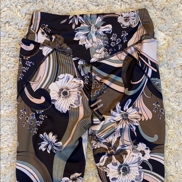 Free People Movement Wave Crush Floral Leggings XS - Picture 8 of 10